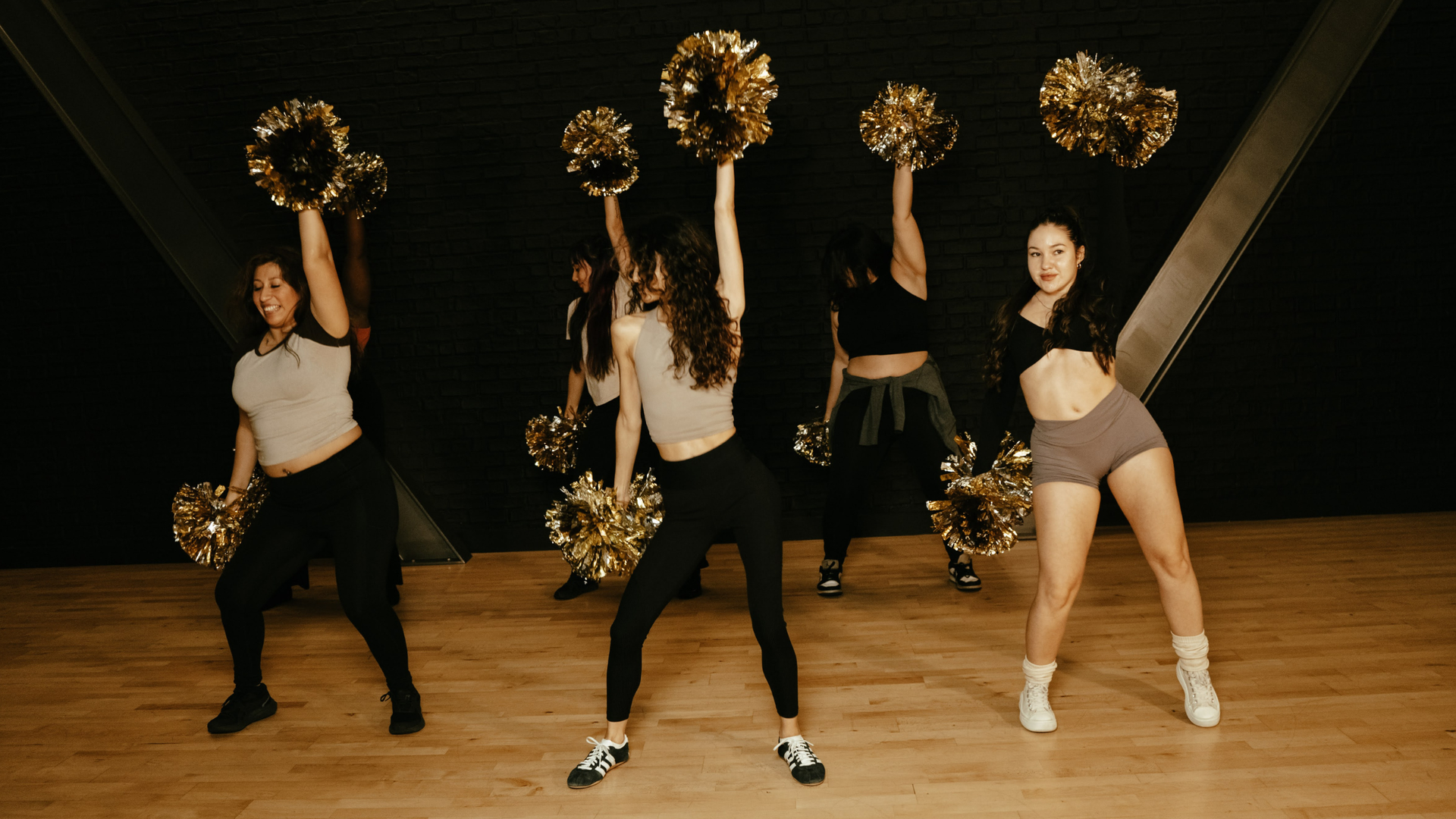 Skip the same old plan. A beginner dance class near Studio City is a fun girls’ night idea
