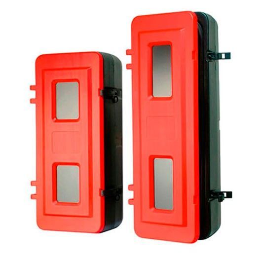Dos armarios rectangulares para extintores, uno rojo y otro negro, uno más bajo y otro más alto. Ambos tienen ventanas transparentes.