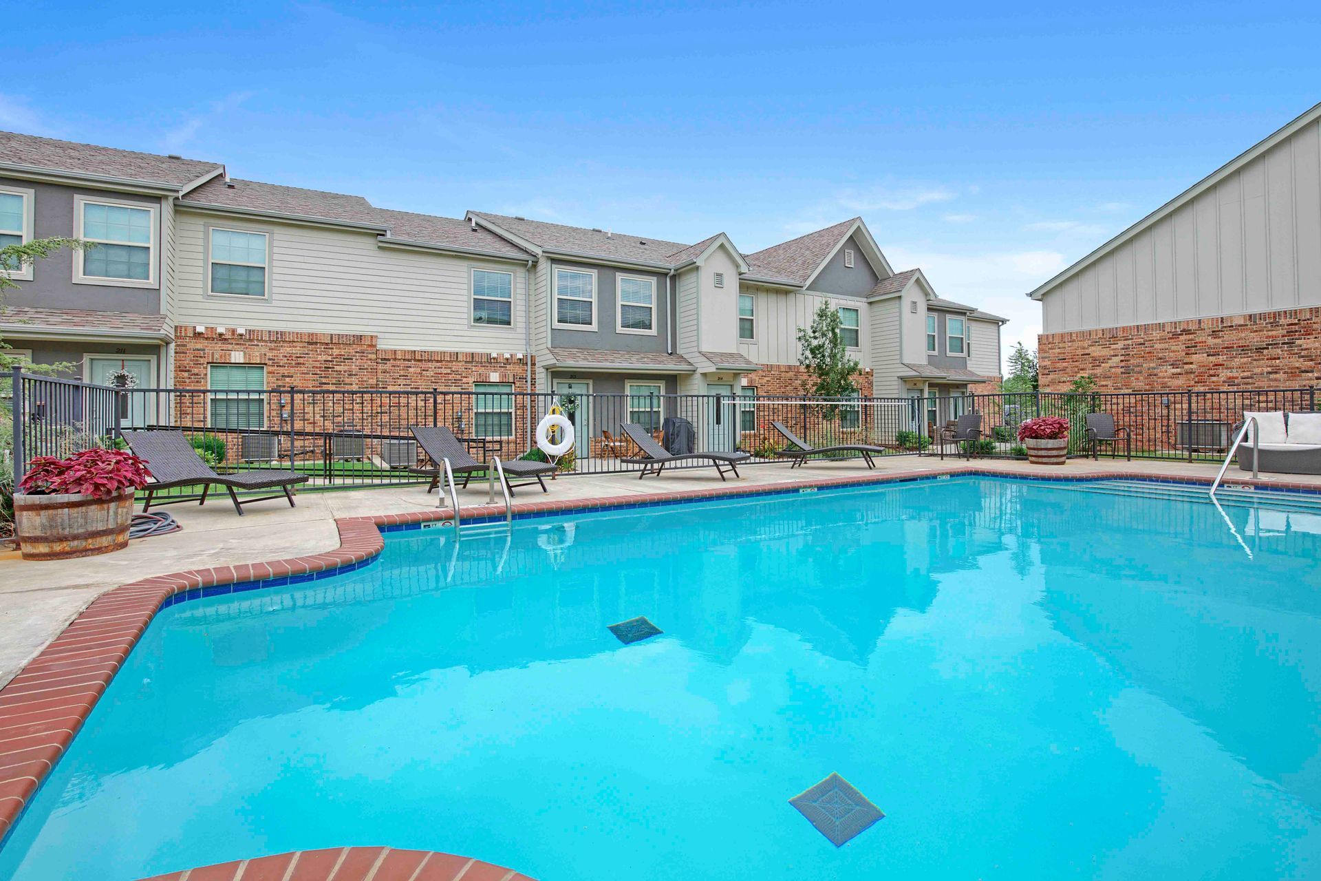 Explore Luxury Amenities at Legacy Trail Apartments in Norman, OK