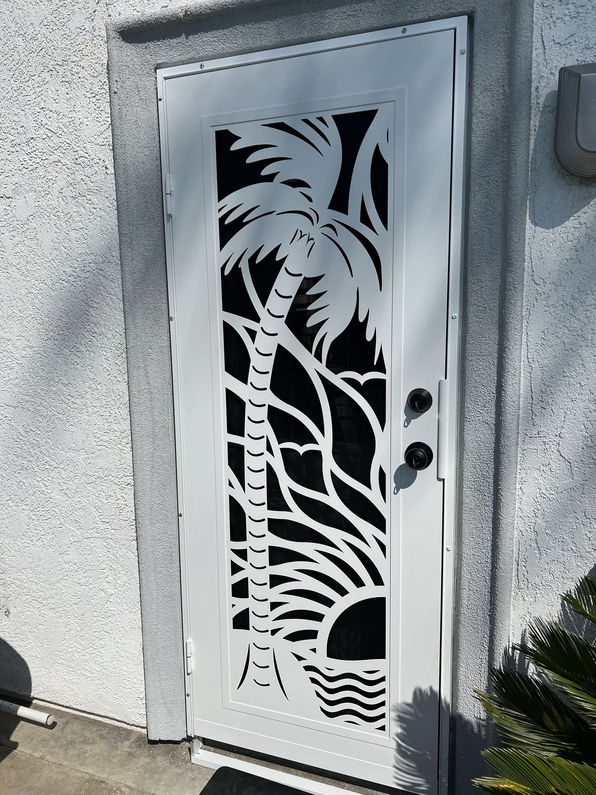 Installed by Mobile Screen Repair, a premium door Playa design in Riverside, CA.
