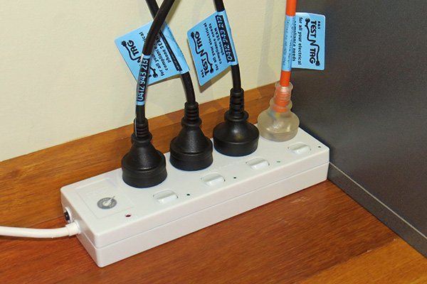 electrical powerstrip with plug ins