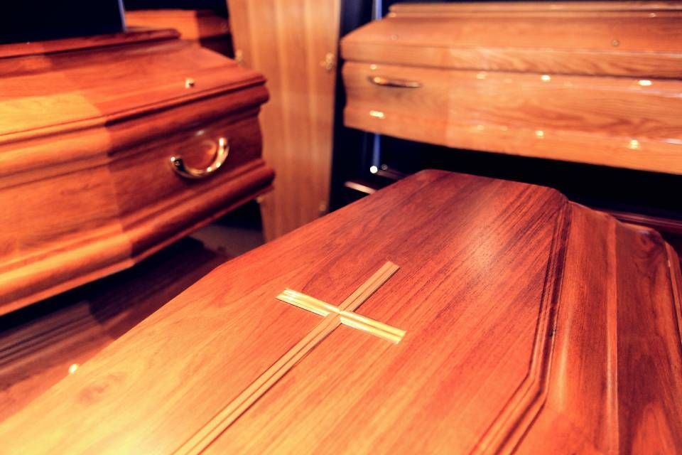 Onoranze e pompe funebri a Sant'Agata Bolognese per cofani funebri