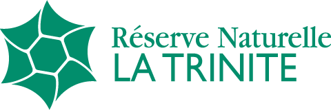 Un logo vert et blanc pour la réserve naturelle de la Trinité