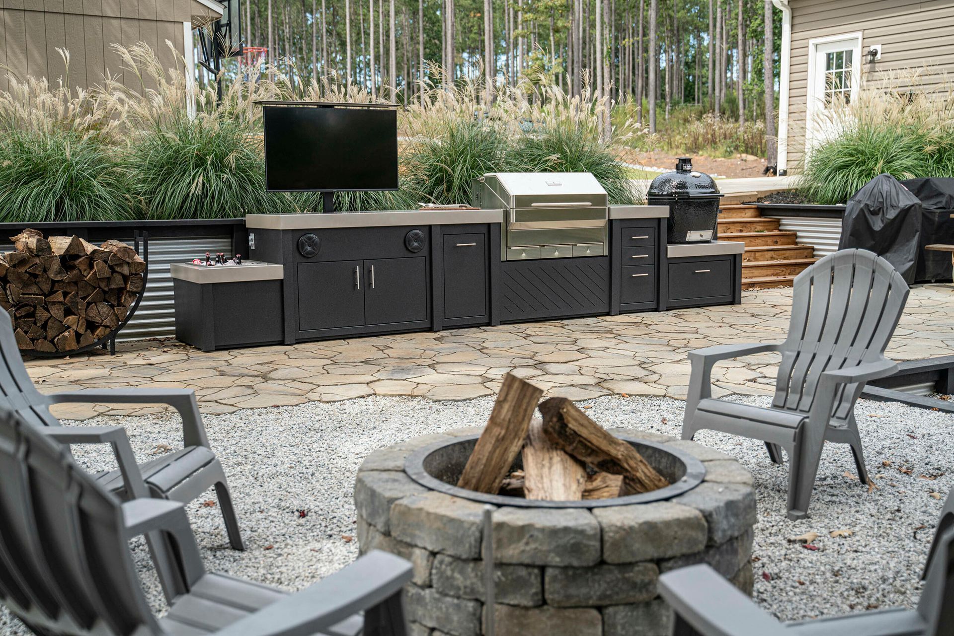 The Latest Trends in Outdoor Kitchens for 2024