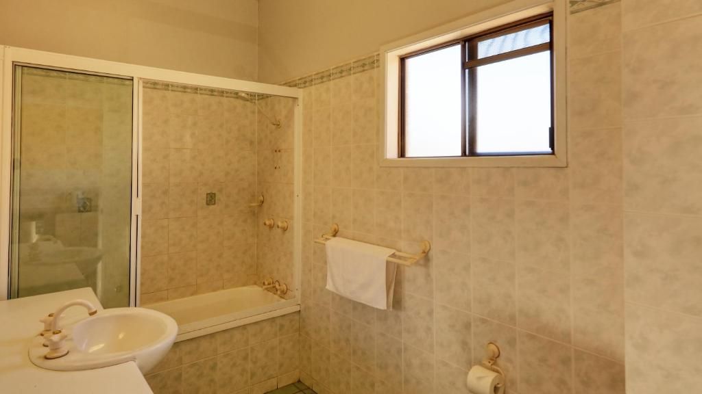 Deluxe Queen Room — Townview Motel In Mount Isa, QLD