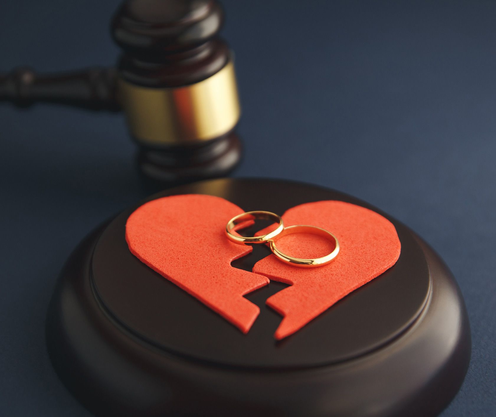 Wedding Ring And Broken Heart — Monroe, MI — Law Offices of Leslie M. Carr, PLLC