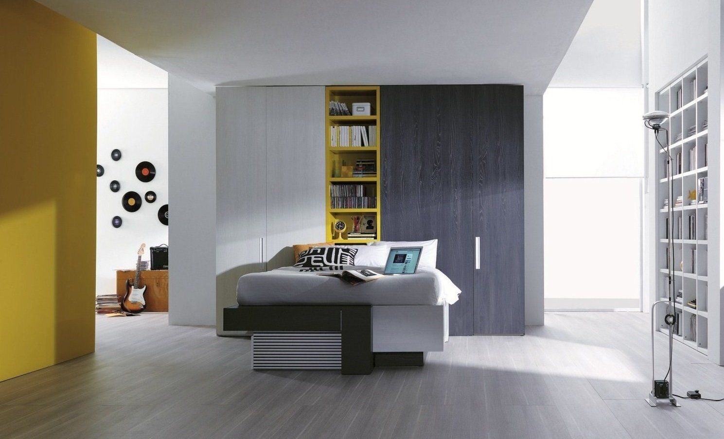 camera da letto con armadio in legno