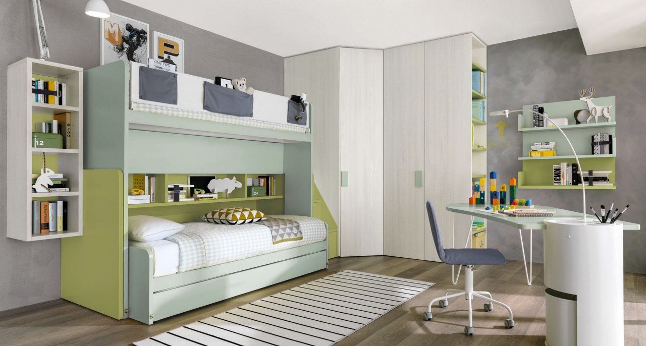 cameretta con scrivania