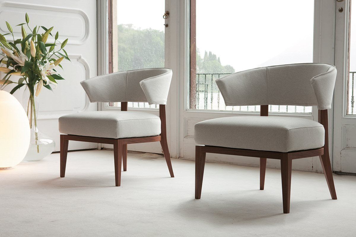 sedie con tappezzeria bianca