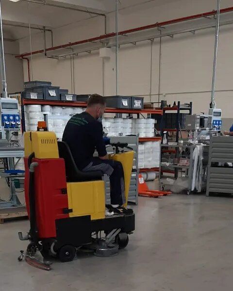 pulizia di capannoni industriali