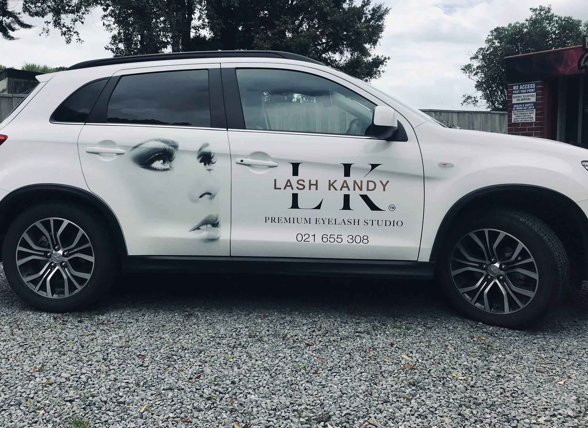 Vehicle graphics
Car wraps
Vehicle decals
Vehicle branding
Car advertising
Vehicle wraps
Fleet branding
Truck signage