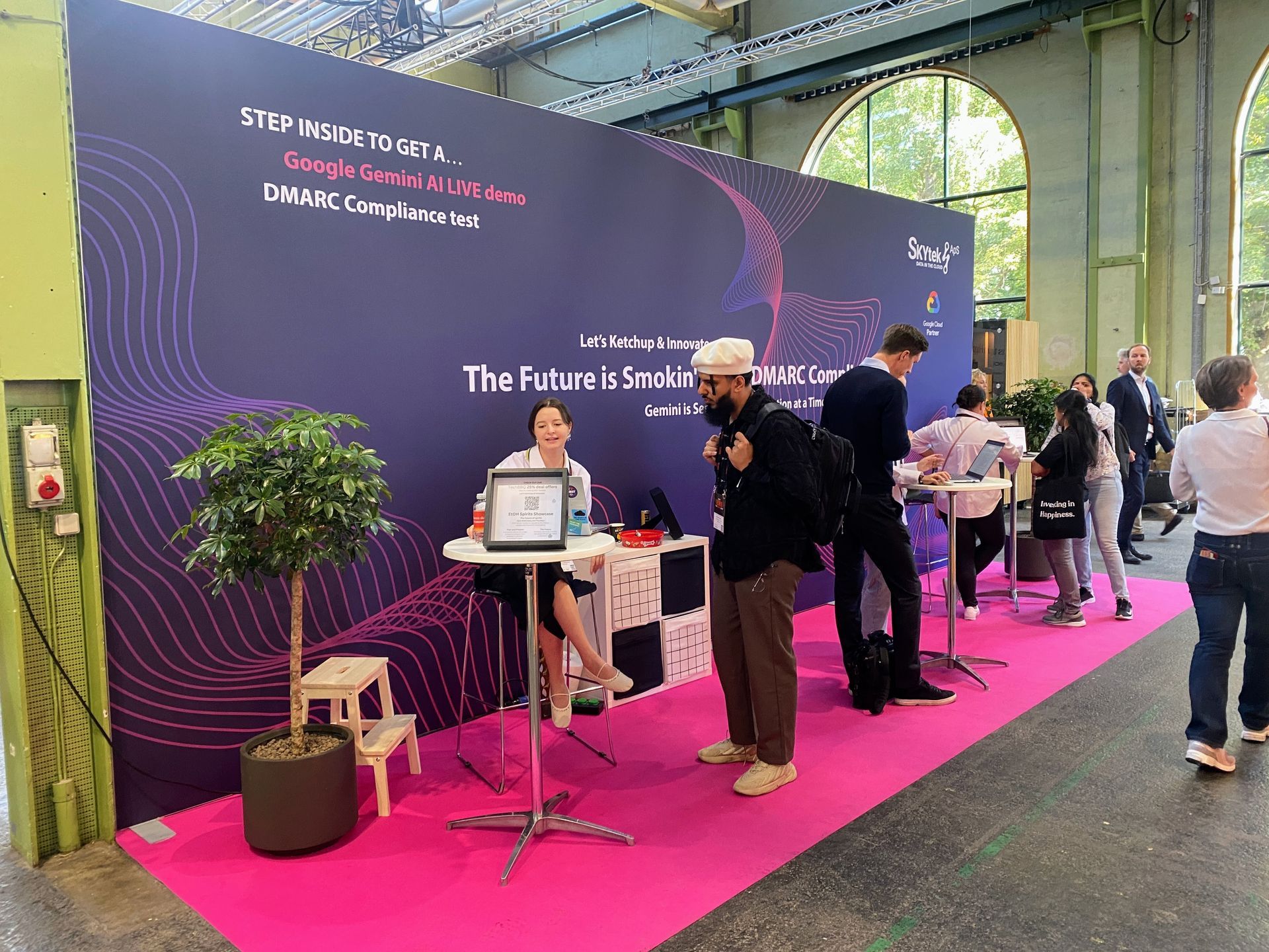 Gemini LIVE demos at SKYtek ApS booth