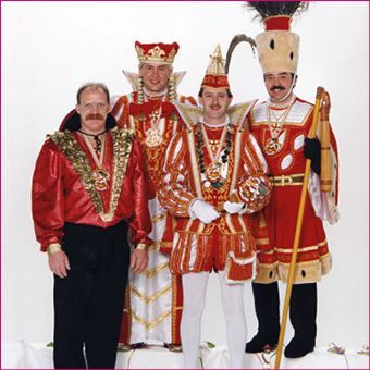 1996 - Prinz Paul I. (Vasbender) Bauer Hans-Willi (Pütz) Jungfrau Heidi (Wolfgang Tappert)