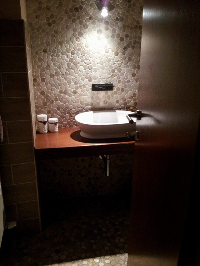 Bagno con luce soffusa