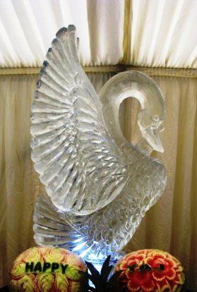 Single swan ice sculpture