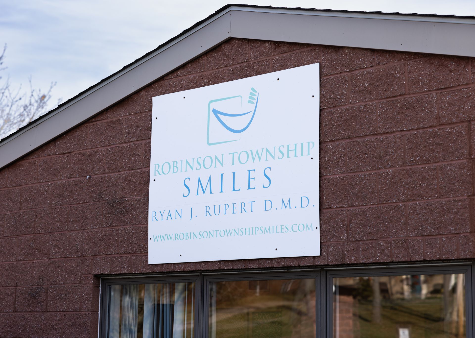 Sign out front Robinson Township Smiles in Coraopolis PA