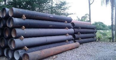 Tubo com flanges em ferro fundido