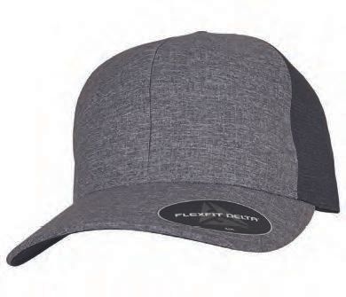 Ένα γκρι καπέλο του μπέιζμπολ με μαύρο πλέγμα στην πλάτη σε λευκό φόντο.