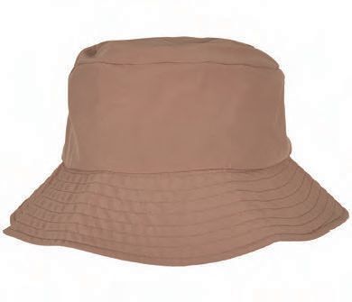 Ένα κοντινό πλάνο ενός καφέ καπέλου-κουβά σε λευκό φόντο.