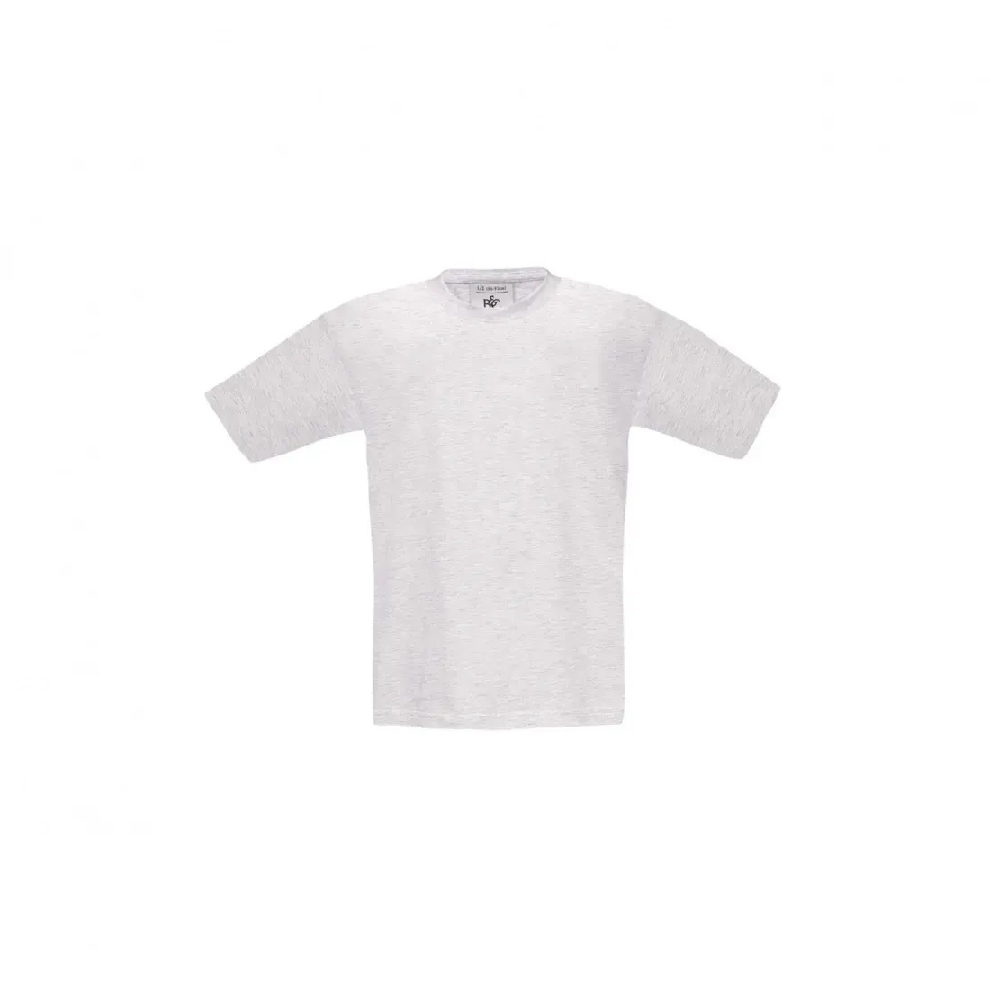 Ένα λευκό μπλουζάκι με κοντά μανίκια σε λευκό φόντο