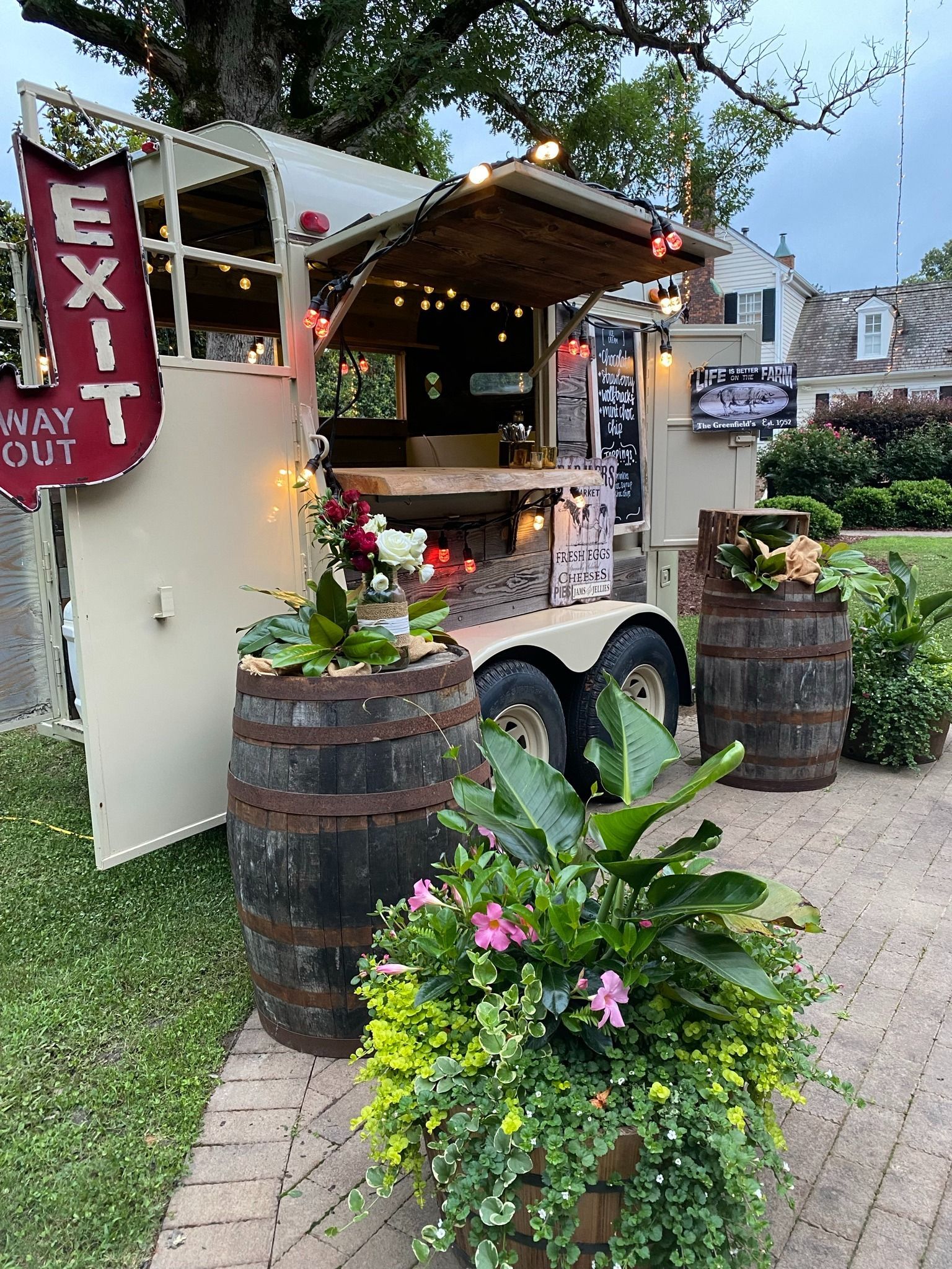 mini horse trailer ice cream bar