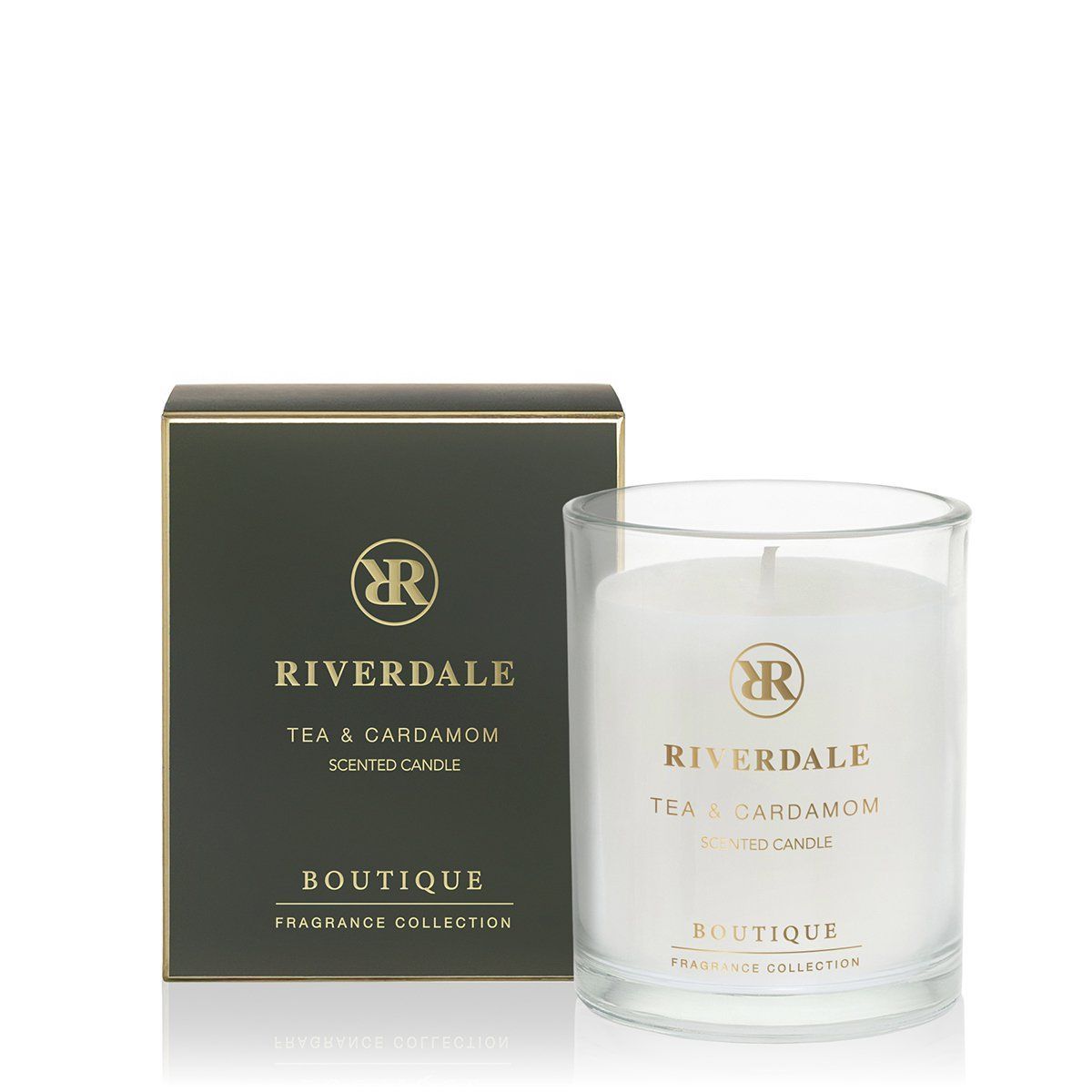 Een luxe zwarte kaarsendoos in Riverdale-stijl naast een transparante glazen kaars op een witte achtergrond.