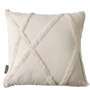 Crèmekleurig vierkant sierkussen met een ruitvormig patroon.