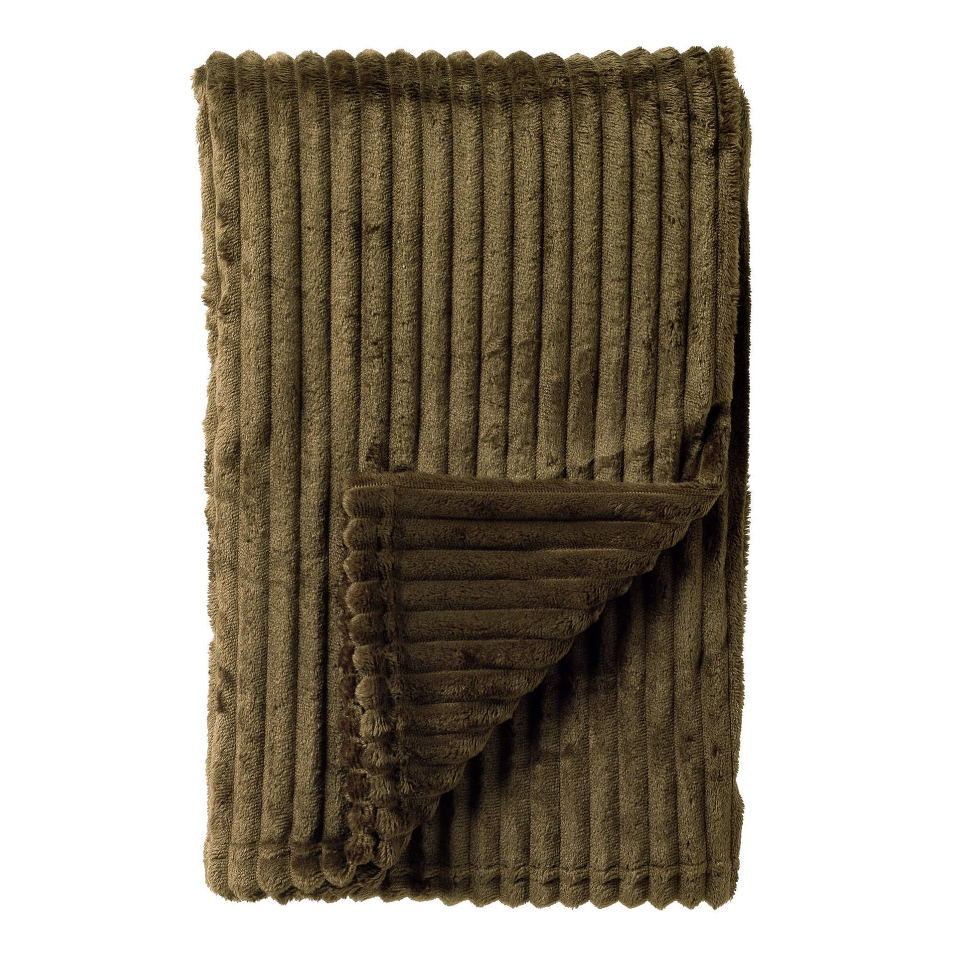 Een opgevouwen, donker olijfgroene corduroy plaid met een dikke, geribbelde structuur.