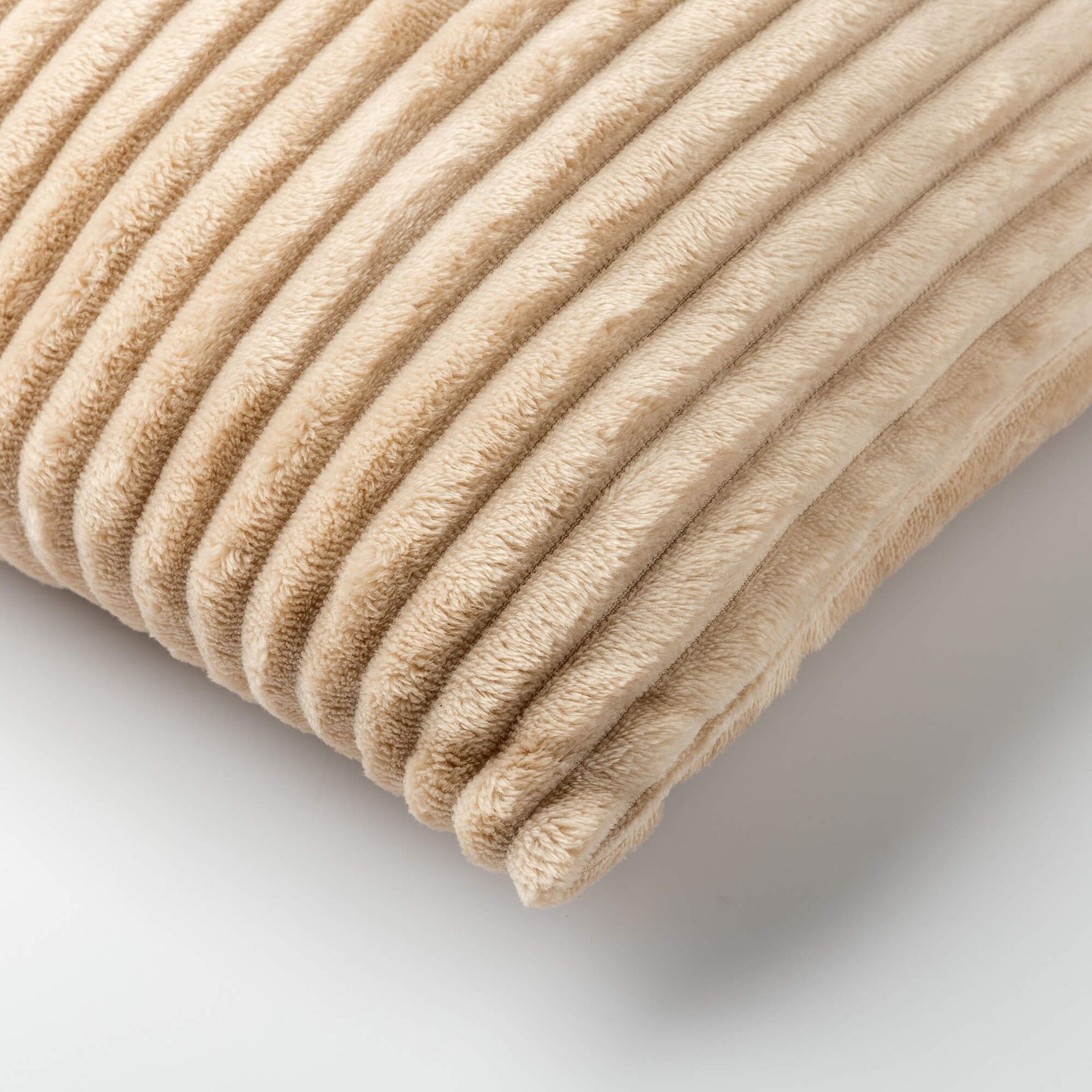 MART - sierkussen 45x45 cm - zacht ribfluweel - corduroy - Pumice Stone - beige
