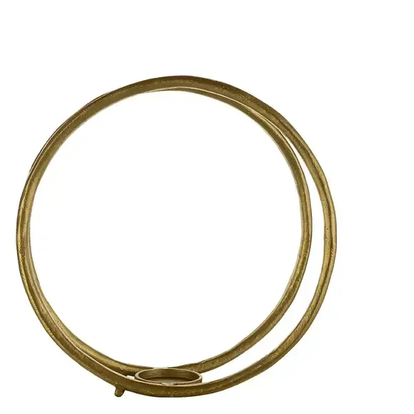 Twee in elkaar verstrengelde gouden armbanden met een kleine sluiting.