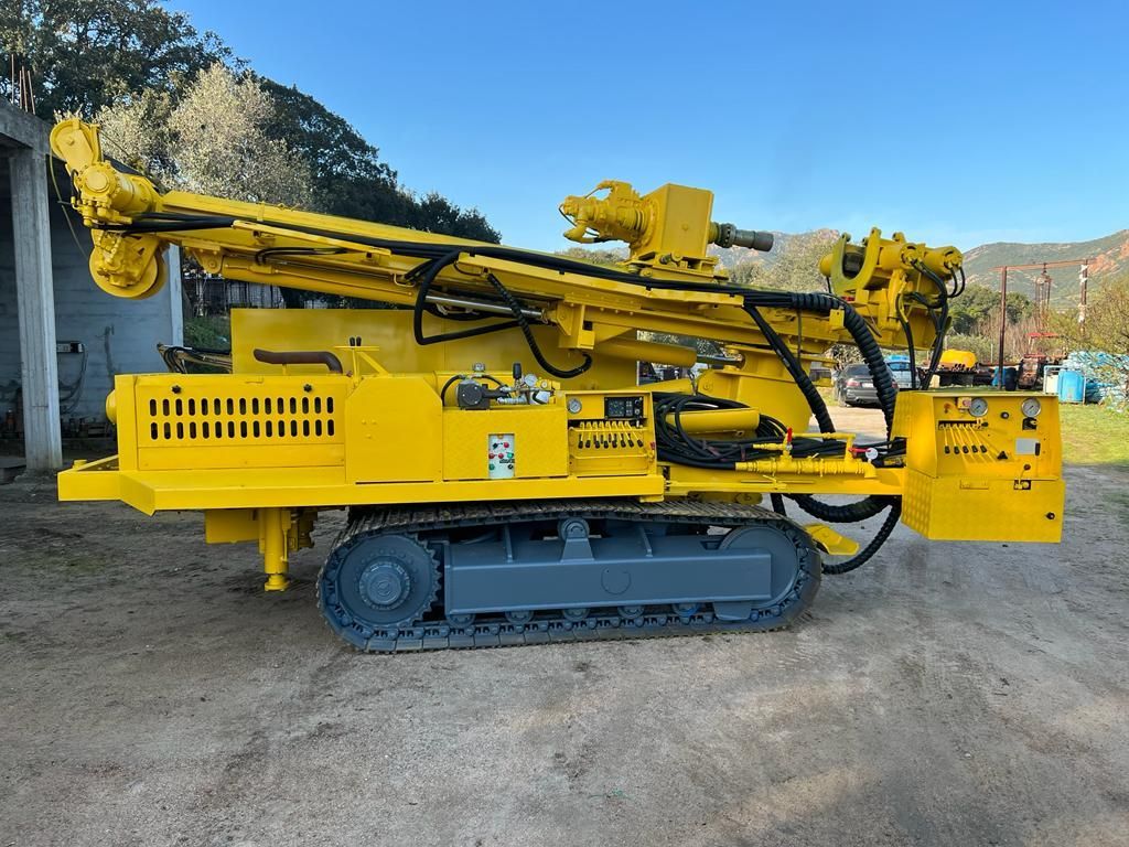 cingolato per perforazioni in Sardegna Sarda Trivelsonda Group Olbia  Loiri Porto San Paolo - Loiri (SS)