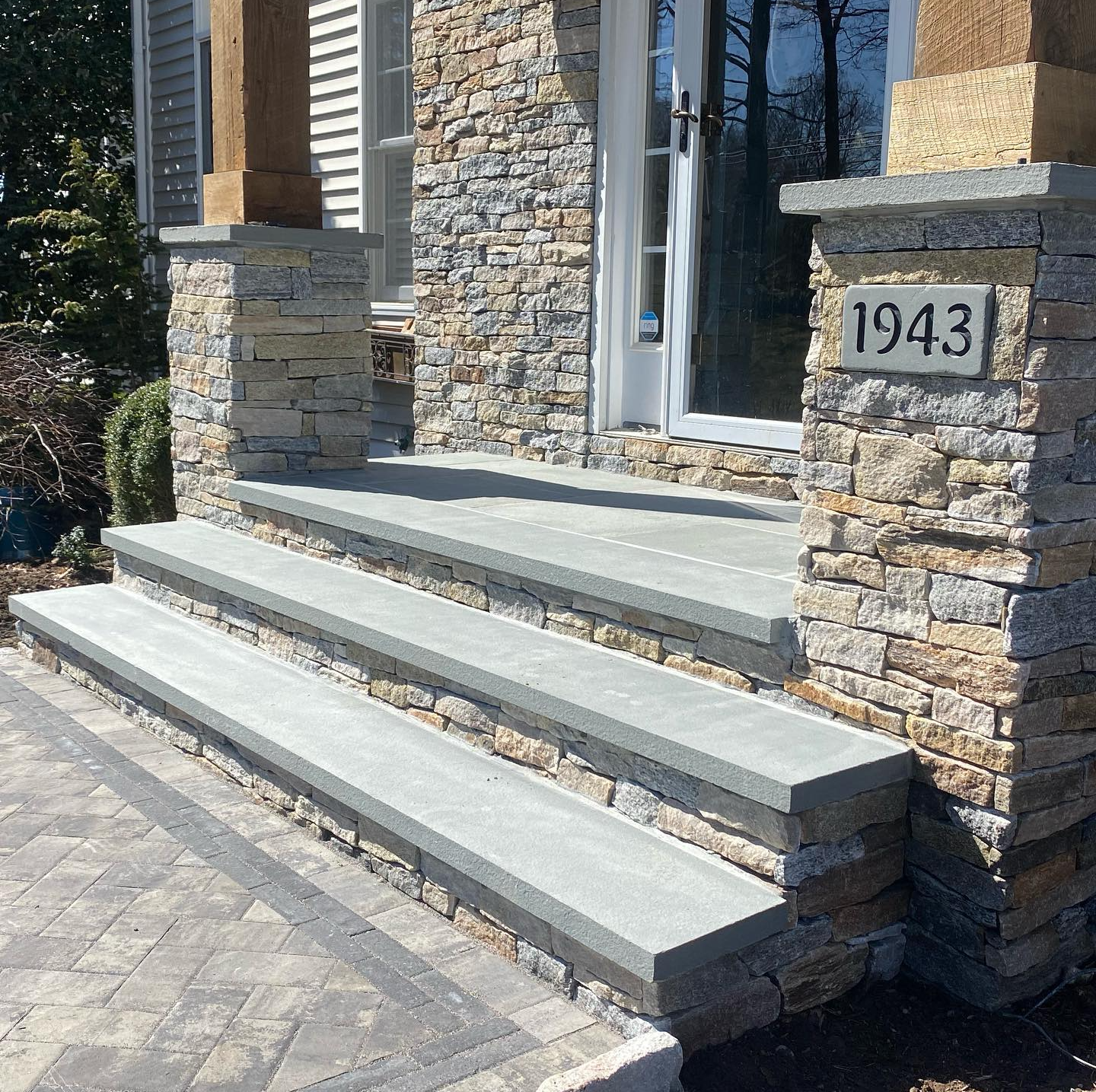 Concrete steps — Trumbull, CT — Pepper's Landscaping & Lawn Service, Inc.