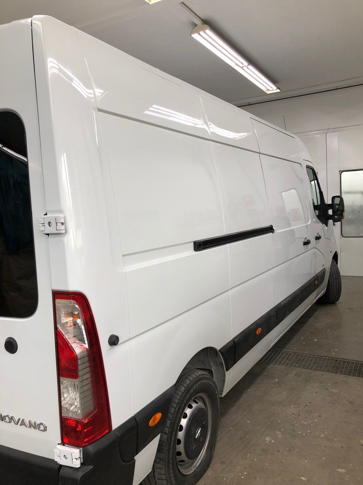 Auto glänzender weißer Lack