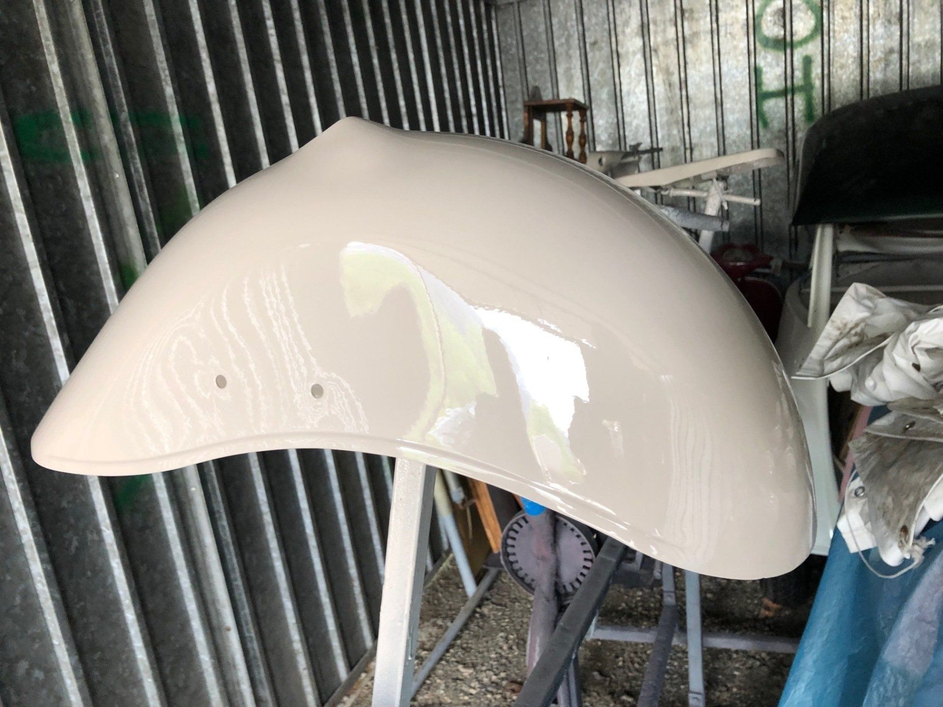 Autoteil frisch lackiert