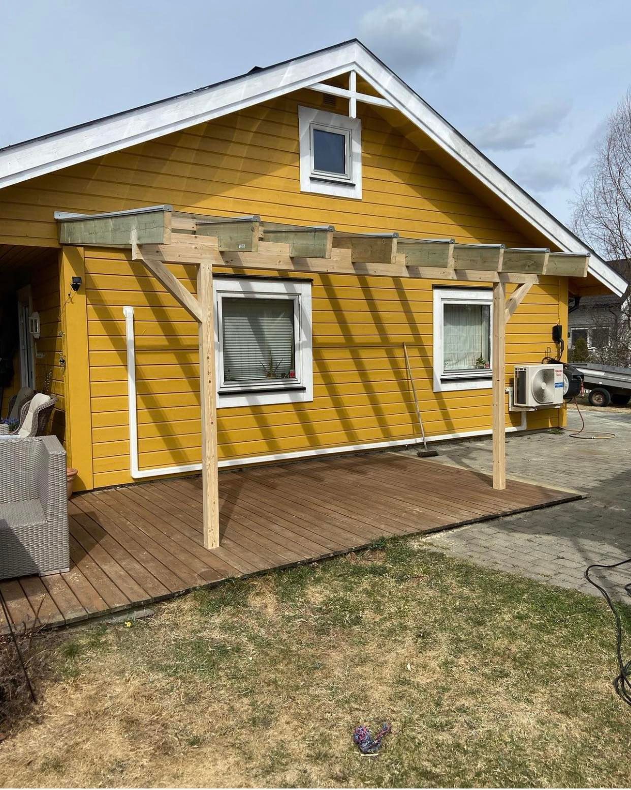 Pergola med takplater