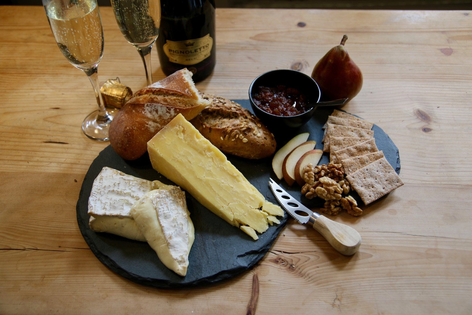 Cheese & Bubbles Pairing