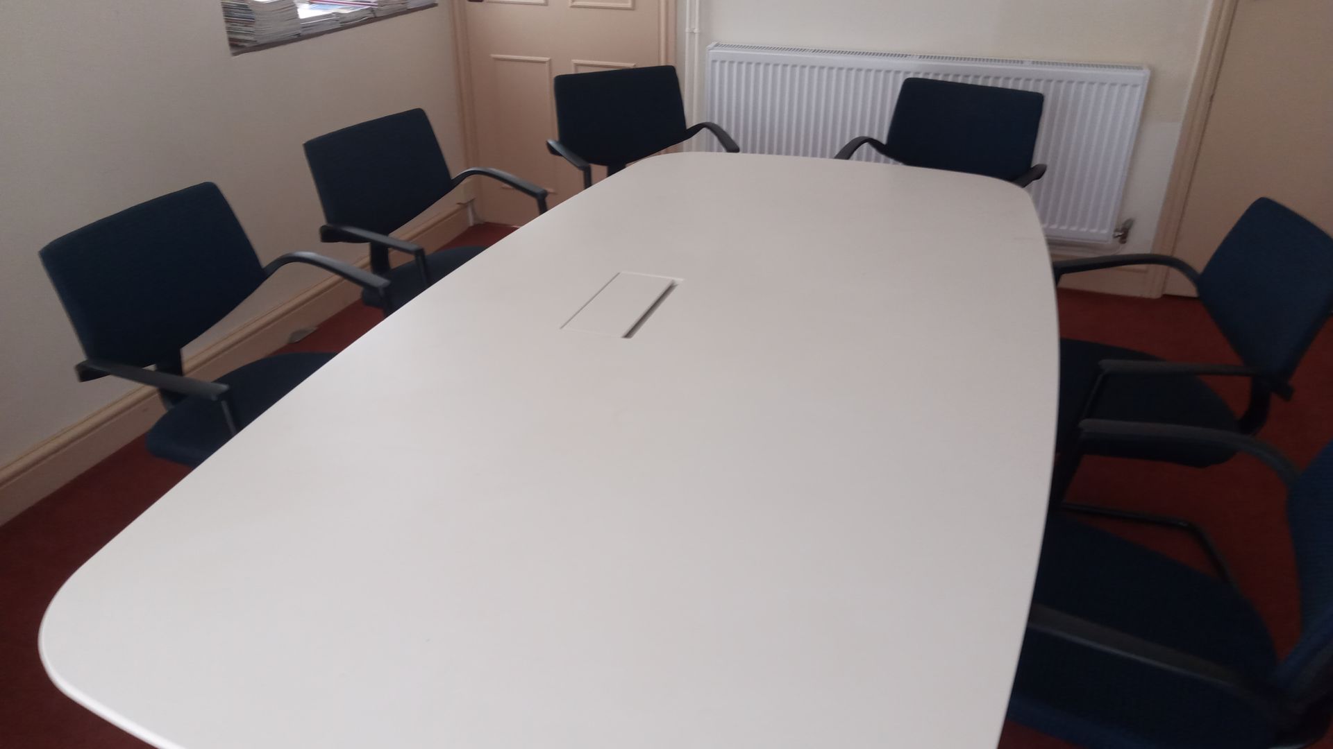 New office furniture at Reusefully