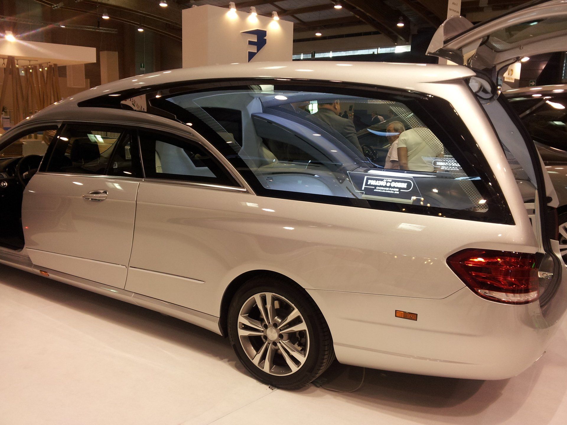 carro funebre Onoranze Funebri Anguillara Sabazia