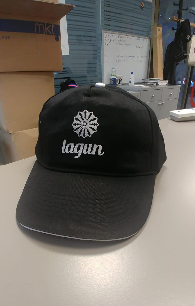 gorra bordada personalizada