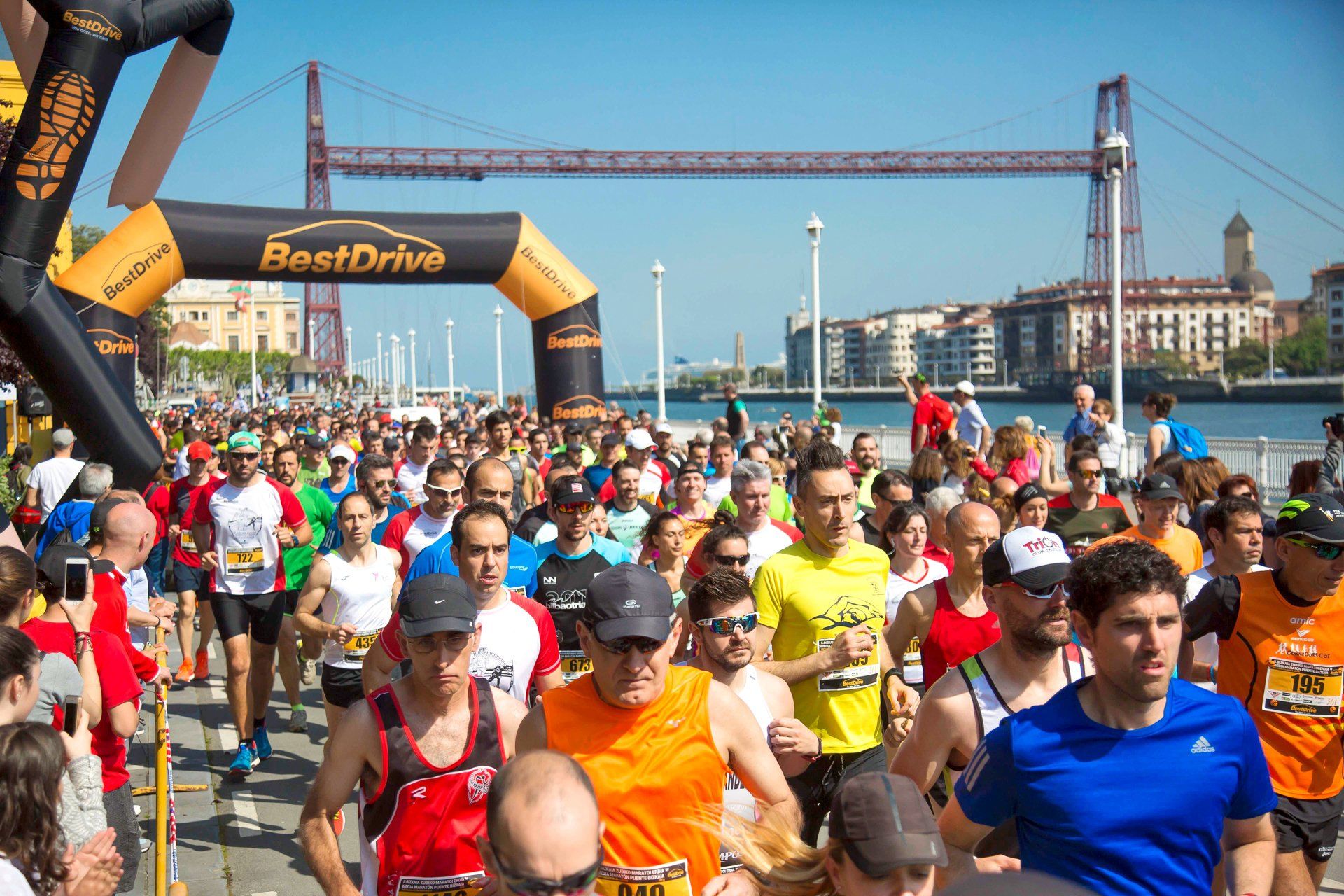 medio maraton puente colgante