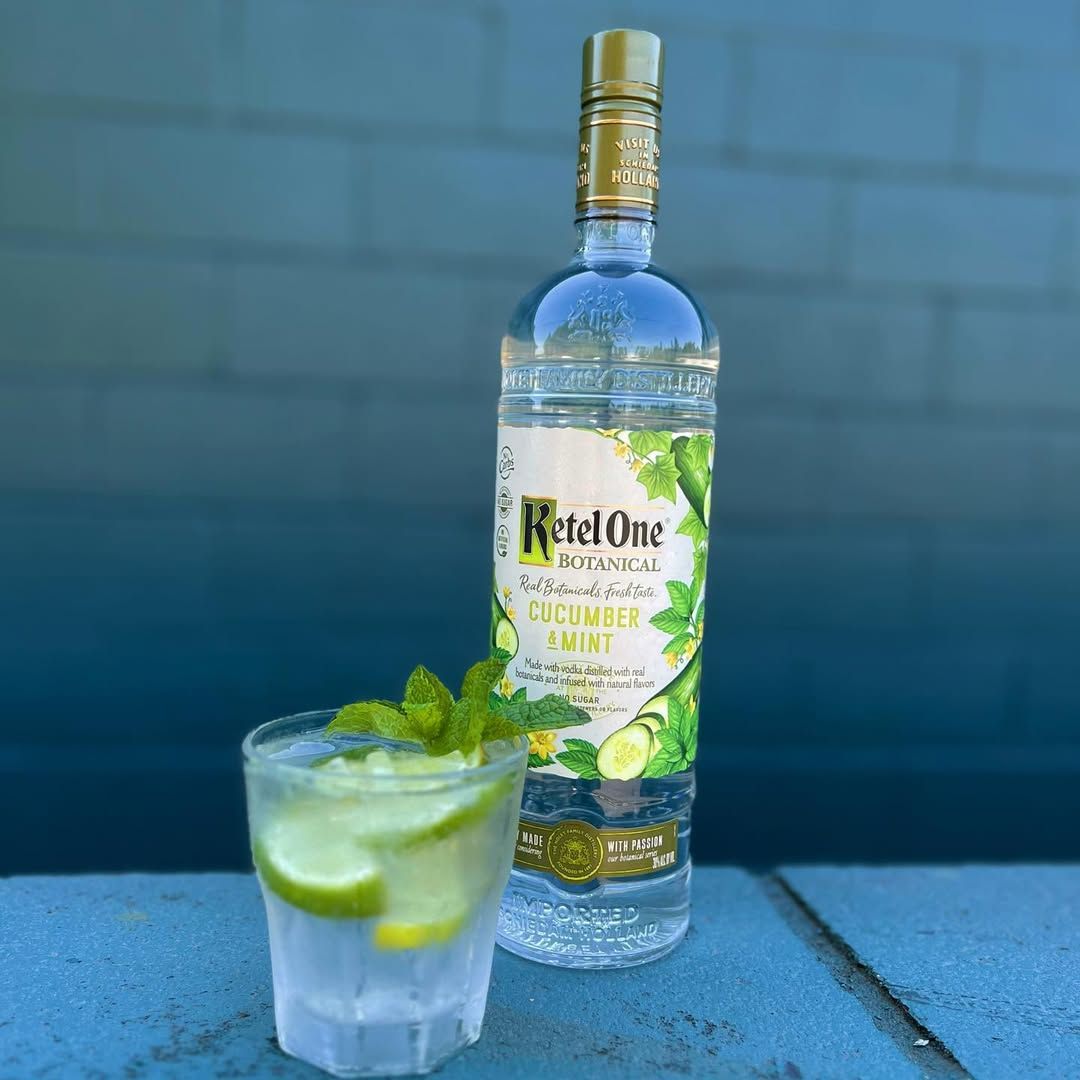 drinks at walkers bar in fairway lanes