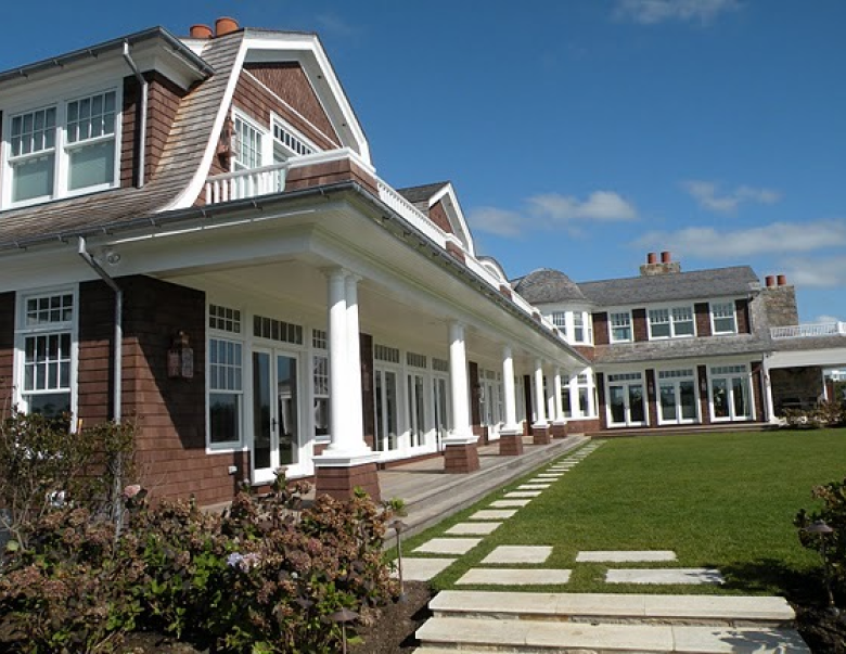 Custom homes in Lloyd Harbor, Long Island