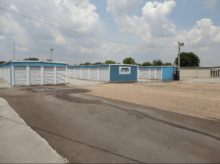 storage unit lot side angle