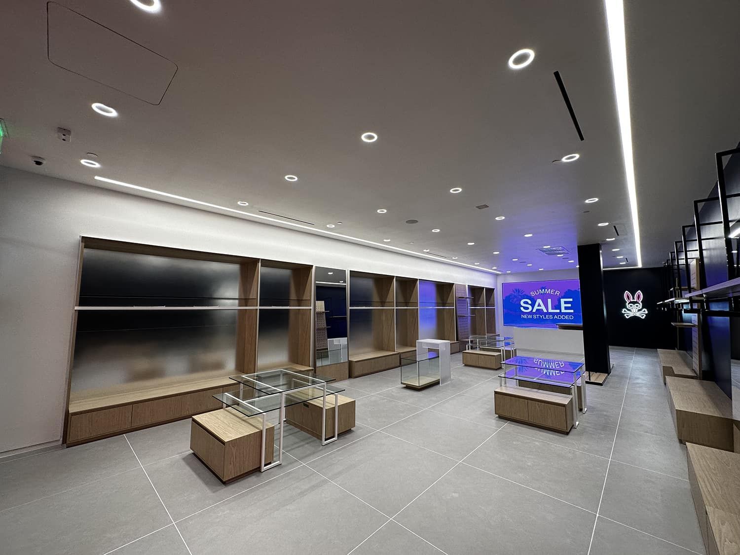 A store with a sign that says bale on it