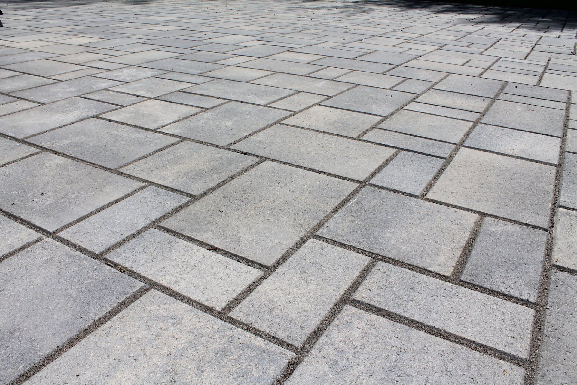 grey and beige unistone brick pattern