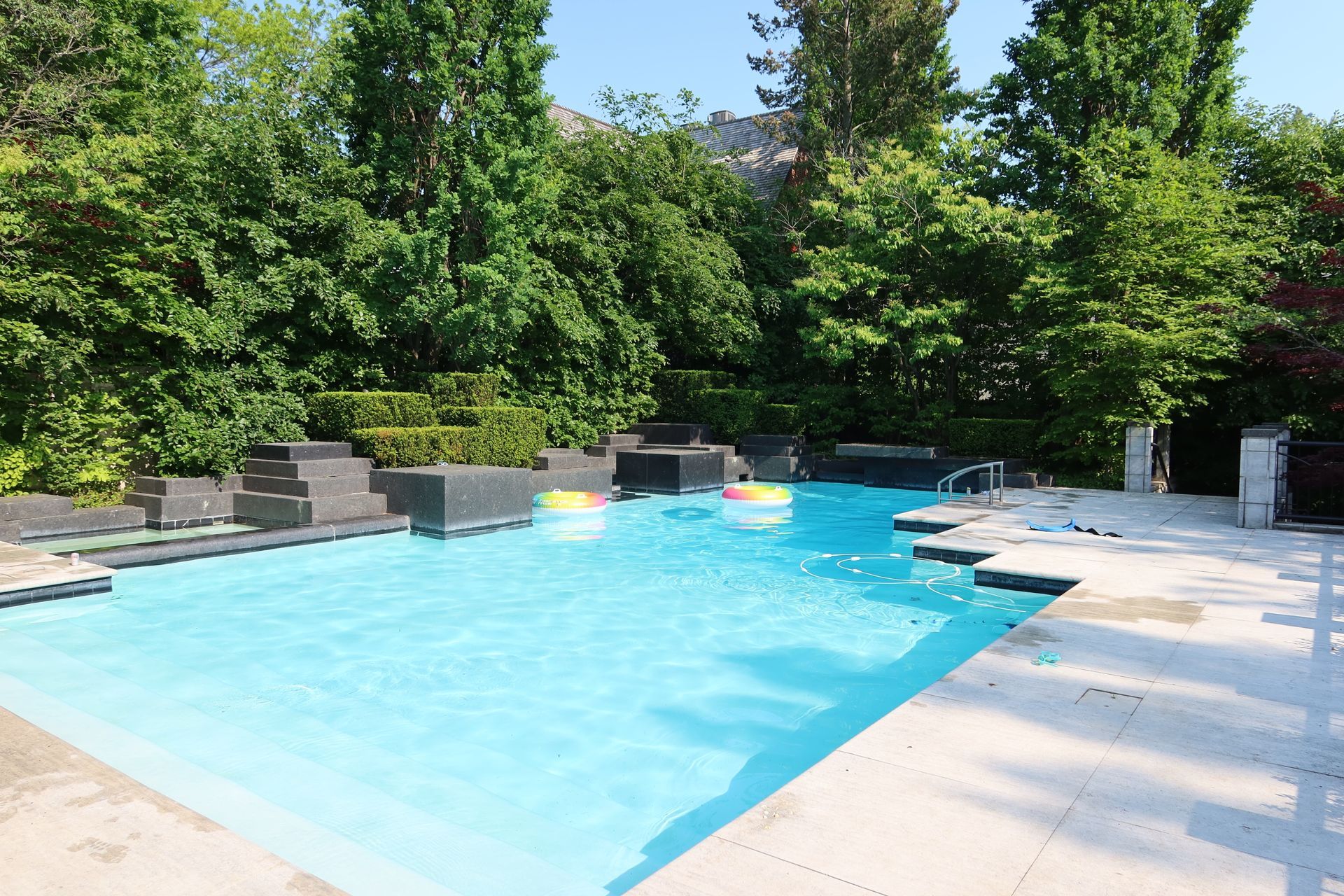 Minimalist pool