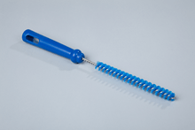 borstel om afloop te reinigen, afloopreinigingsborstel, borstel voor de afloop, afloop kuisen, vuil uit afloop verwijderen