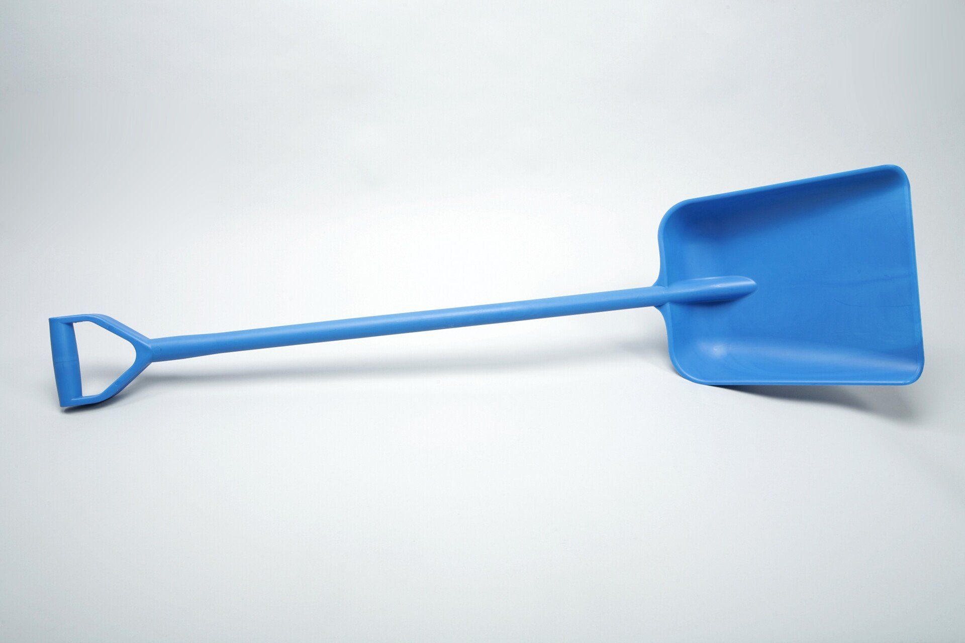 schop, schop met lange steel, sneeuwschop, schop voor meel, schop voor dierenvoeder