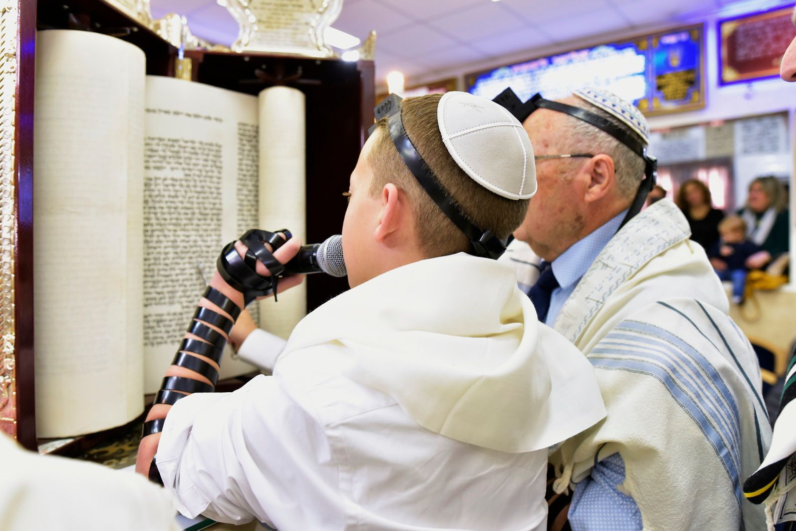 צלם לבר מצווה - עליה לתורה
גיל דור - צילום אירועים
צלם עליה לתורה אירועים במודיעין