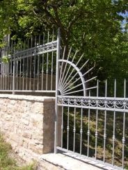 Cancellata con angolo rotondo a destra - Mafer bologna